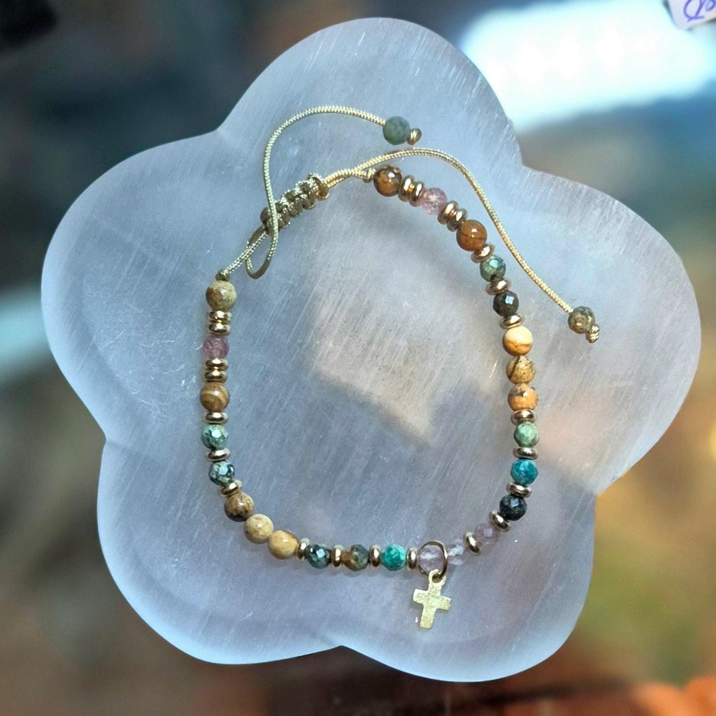 Bracelet Fin en Pierres Naturelles avec Petite Croix