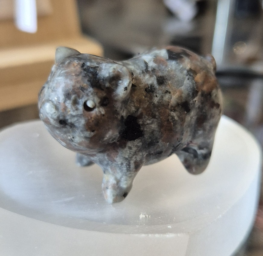 Figurine Cochon en Yooperlite