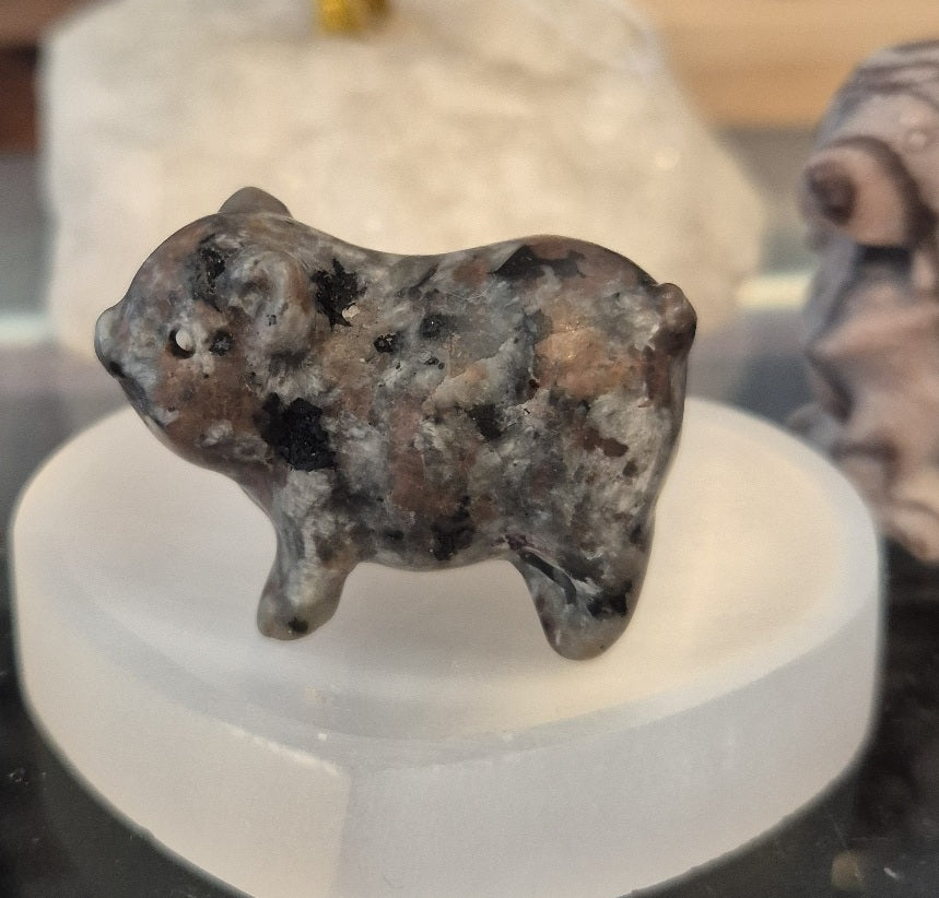 Figurine Cochon en Yooperlite