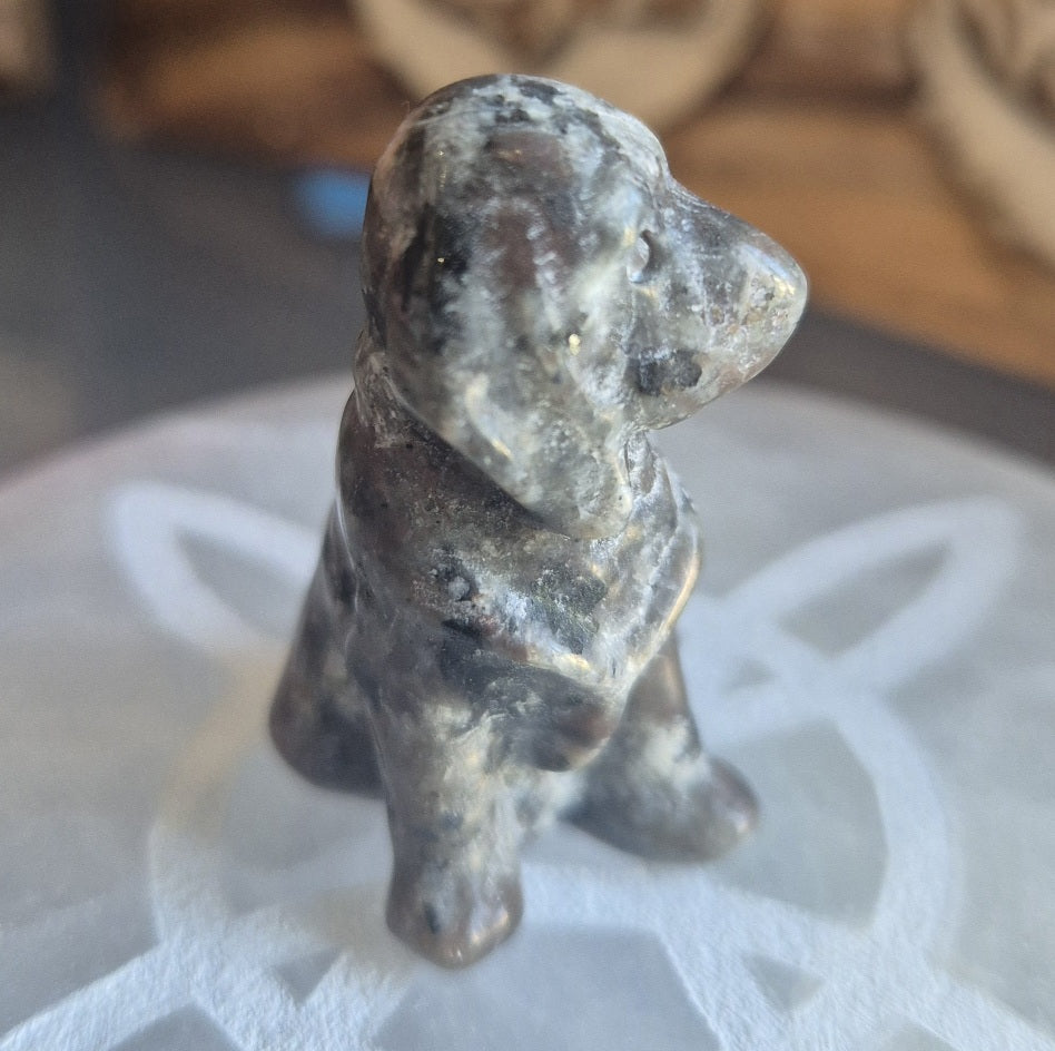Figurine Labrador en Yooperlite