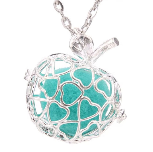 Collier Sphere Diffuseur Coeurs Pomme