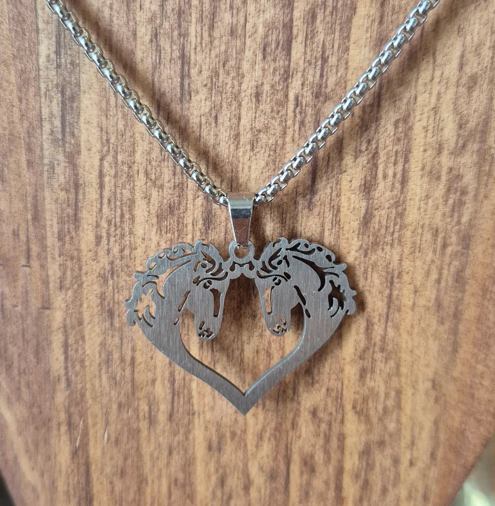 Collier 2 Tetes de Cheval en Coeur