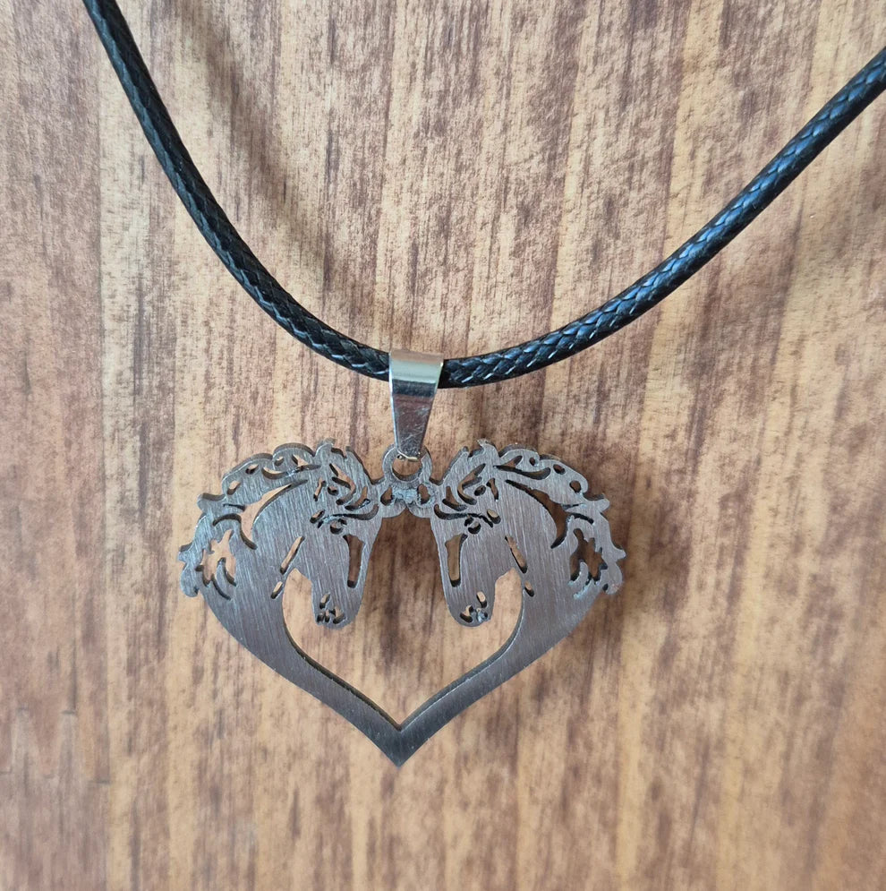 Collier 2 Tetes de Cheval en Coeur