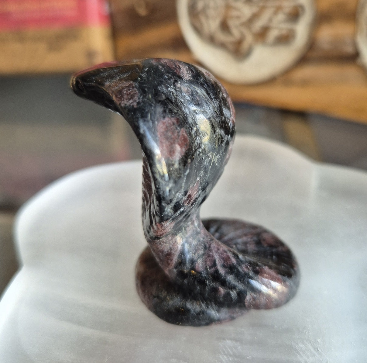 Figurine Cobra en Grenat Rouge - Zenencens