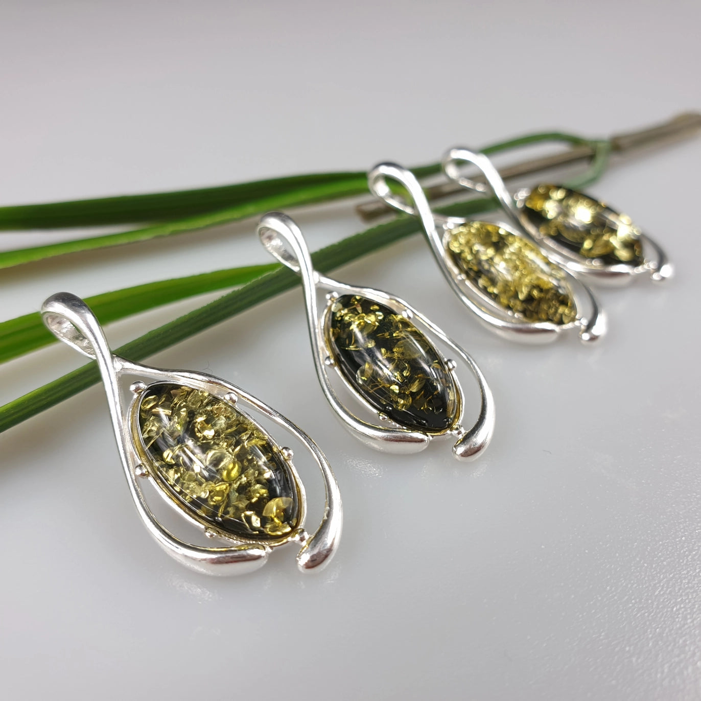 Pendentif Ambre Vert Goutte en Argent