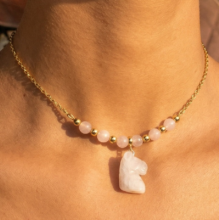 Collier Cheval en Quartz Rose - Harmonie & Douceur